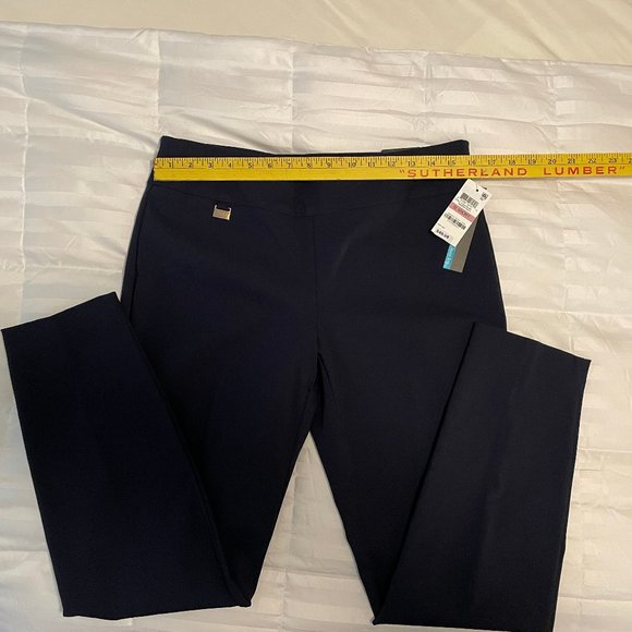 Size 12 Short (petite) Alfani navy blue Skinny Leg pants with tummy control. - Picture 3 of 6